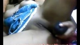 Délicieuse masturbation anale d'une latine à la webcam