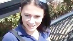 La jeune Bianca, belge de 18 ans abordée sur le quai d'une gare en direction d'Amsterdam - Vidéo porno amateur