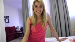 La jeune amatrice espagnole Erika Sevilla se fait baiser et avale le sperme - Vidéo porno - #02