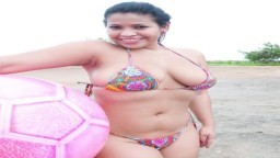 L'énorme cul et les gros seins de la colombienne Sofia - Vidéo porno hd